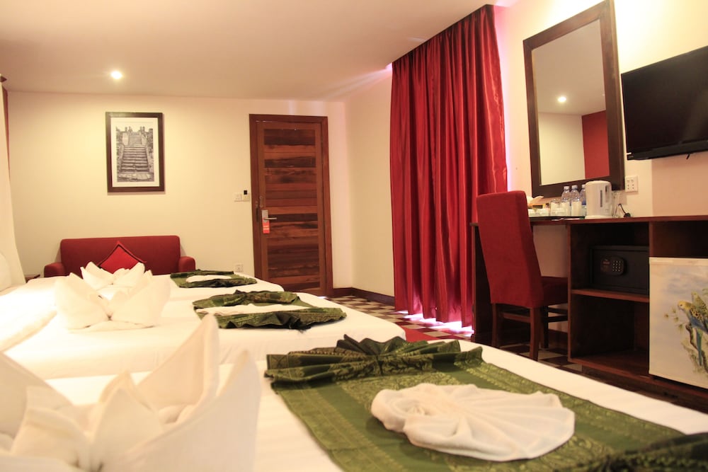 MEKONG ANGKOR PALACE HOTEL 43/70