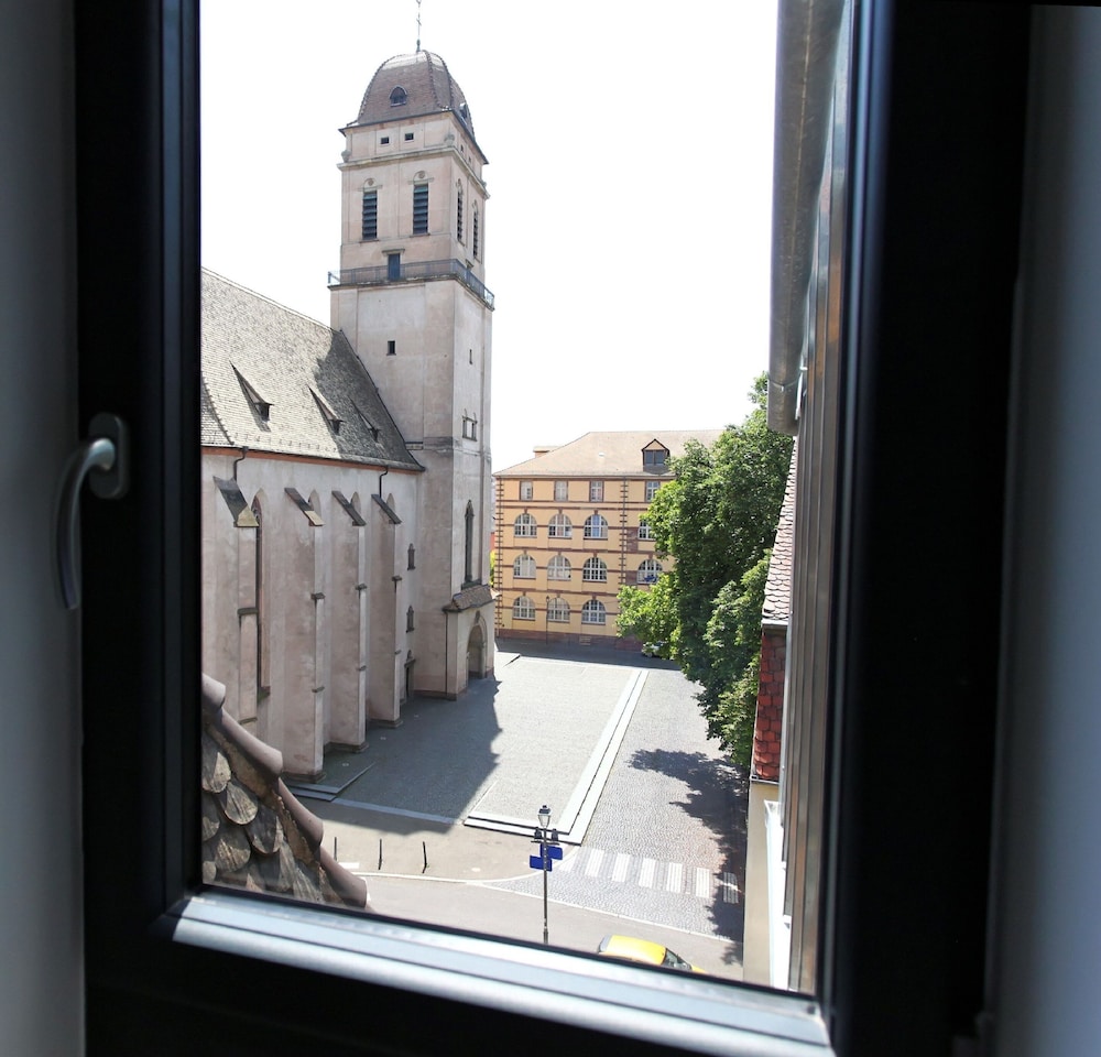 Hotel De L ill 36/41
