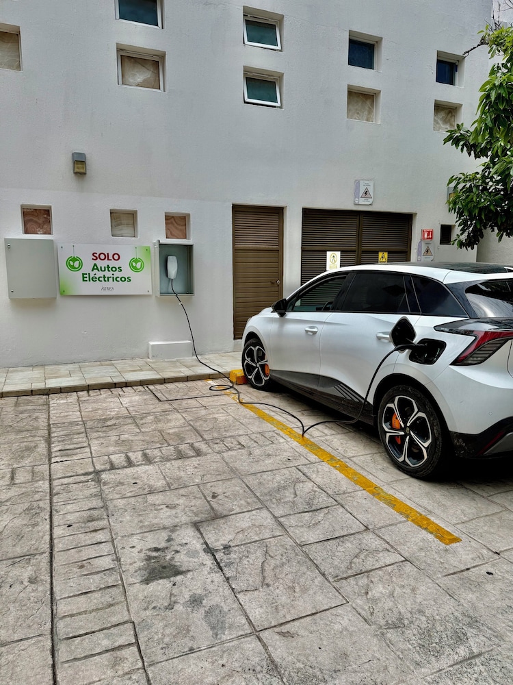 Aurea Hotel And Suites 40/50