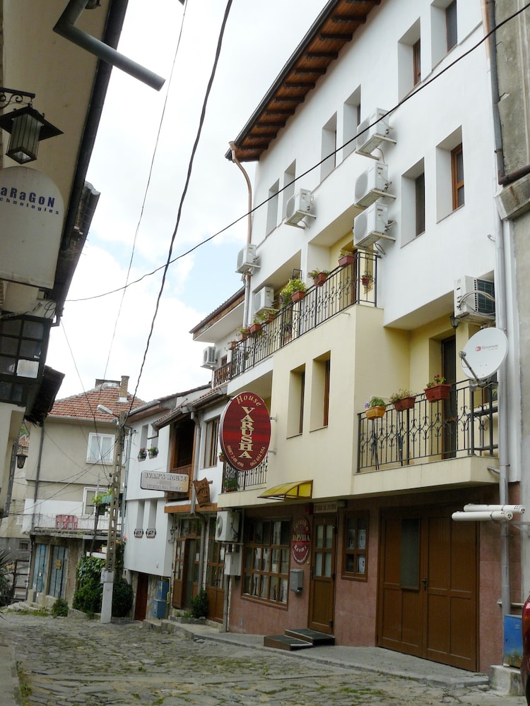 Hotel Varusha 6/43