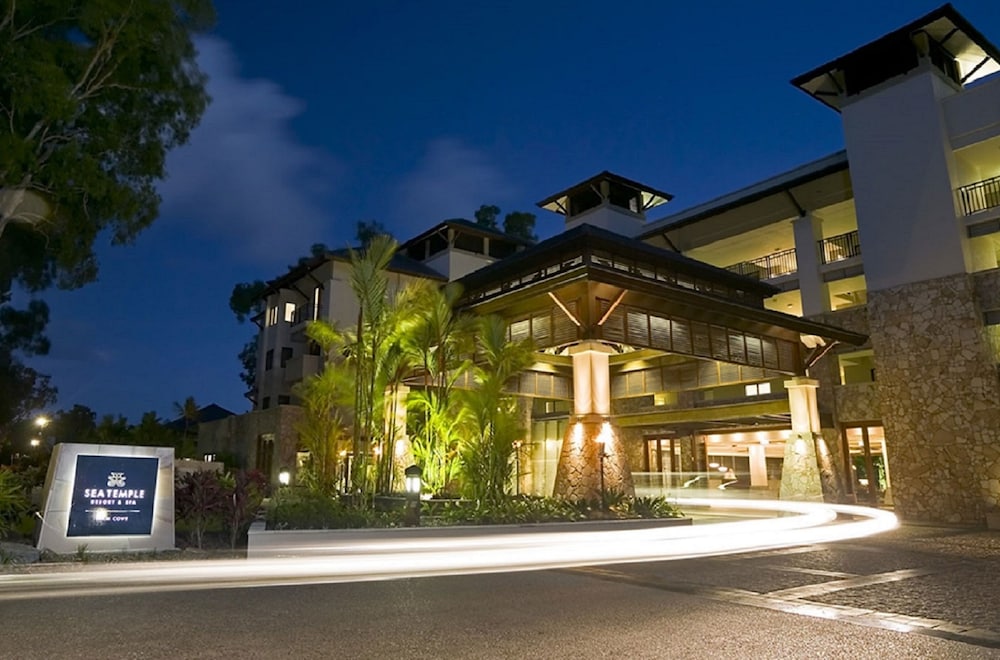 Pullman Palm Cove Sea Temple Resort and Spa 2/77