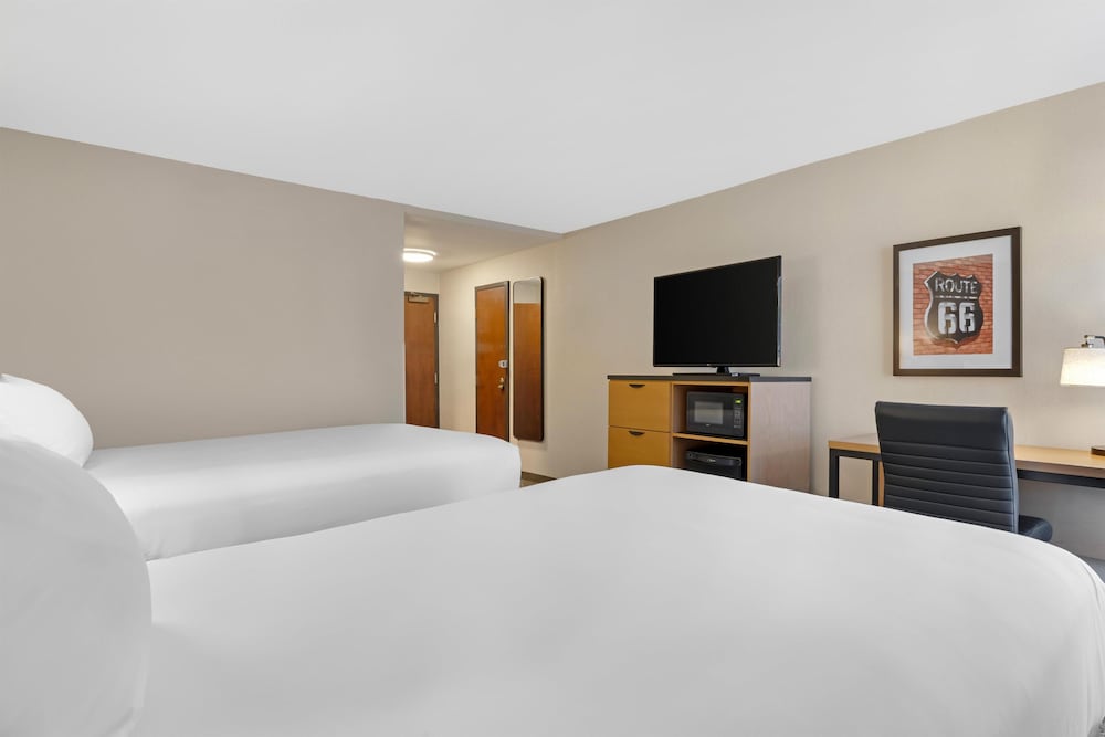 Drury Inn and Suites Joplin 9/50