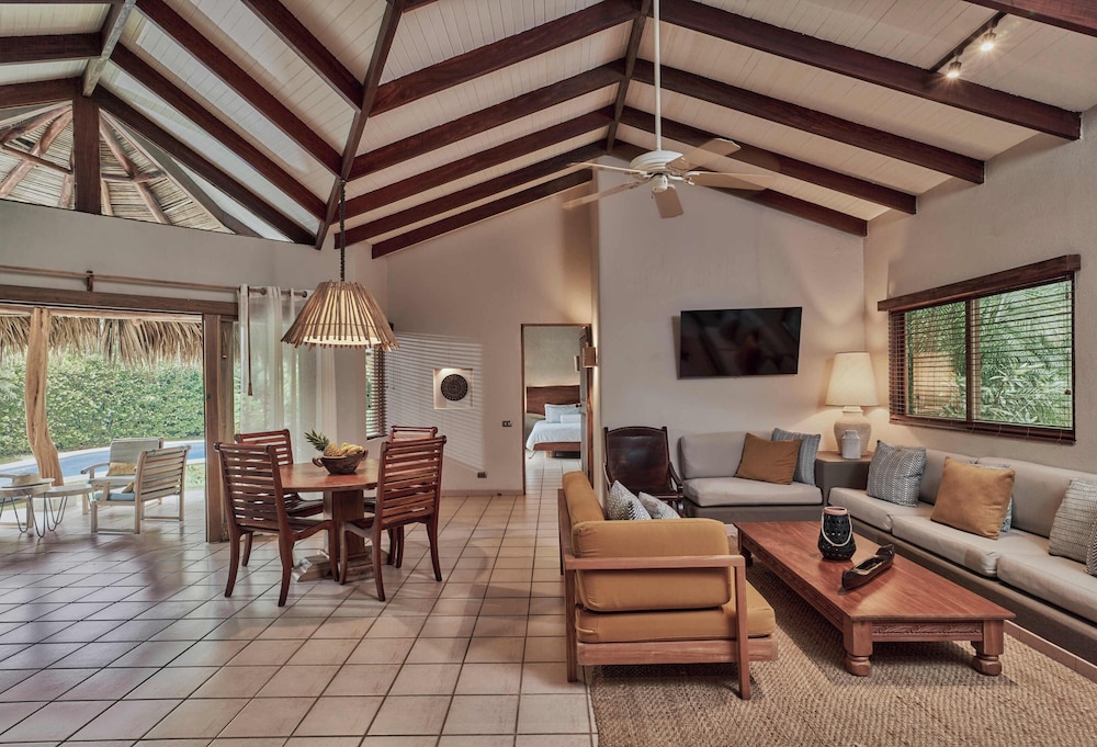 Cala Luna Boutique Hotel and Villas 61/86