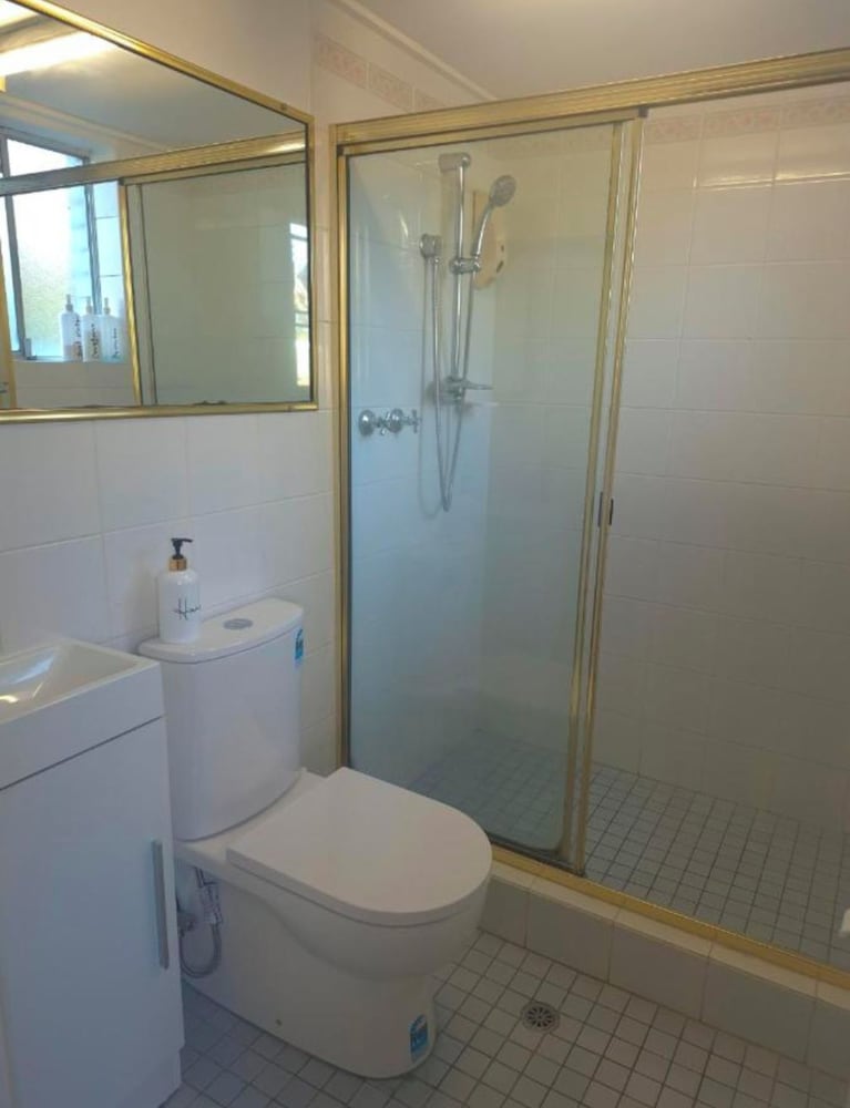 3 Bedrooms, Garden, Apartment، Tradewinds Apartments 6/6