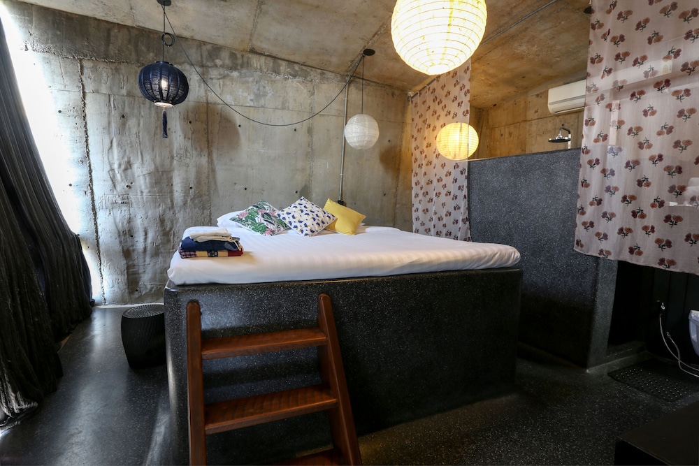 Mo Rooms 23/50