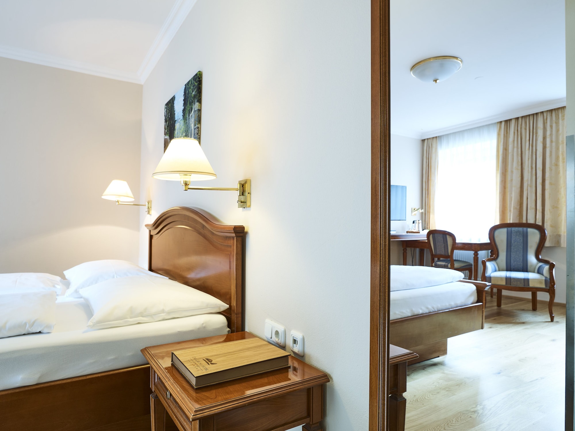 Economy, Double Bed, Street Side View، Das Grune Hotel Zur Post - 100 Bio 6/10