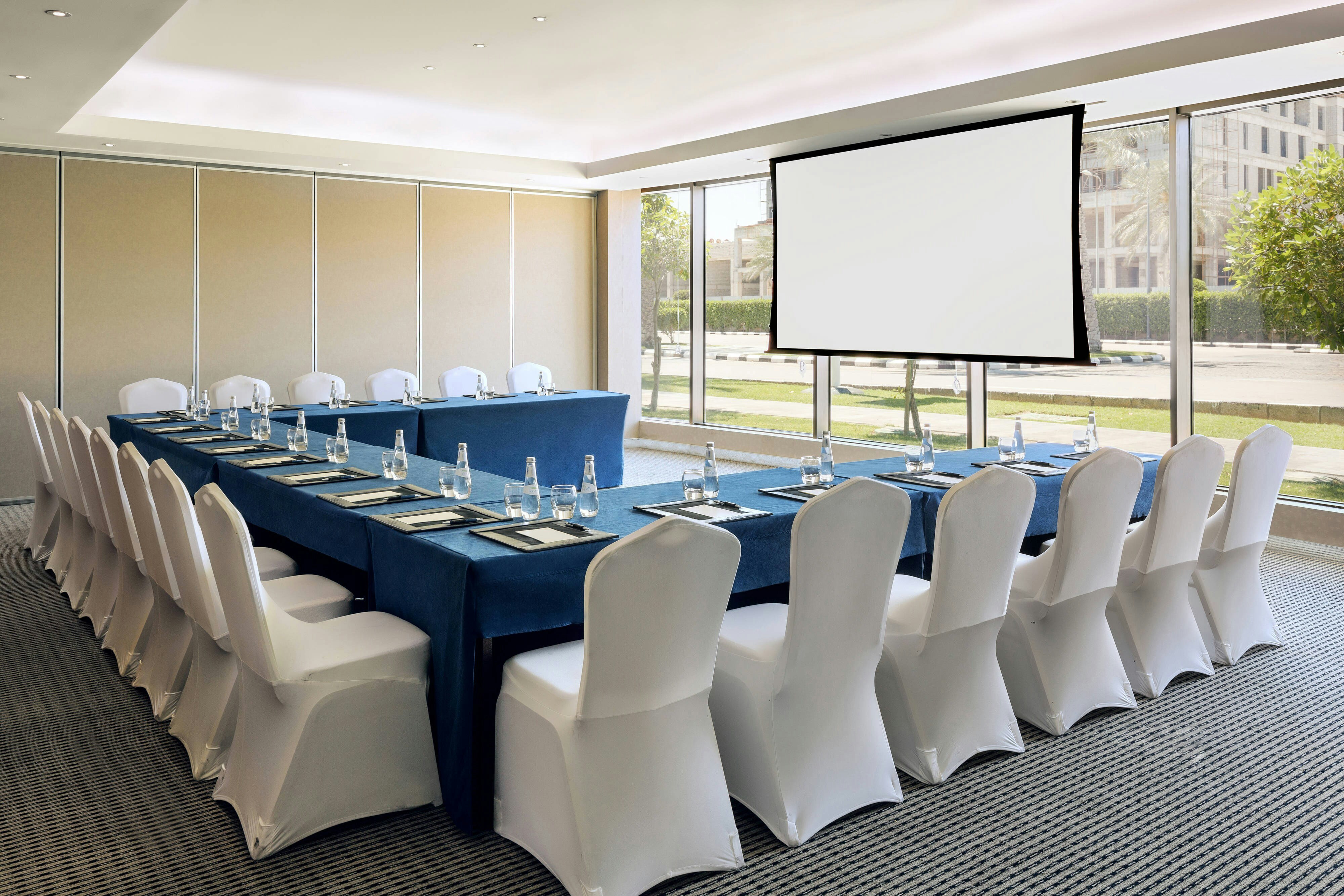 فندق وأبراج شيراتون الدمام(Sheraton Dammam Hotel & Convention Centre) 41/45
