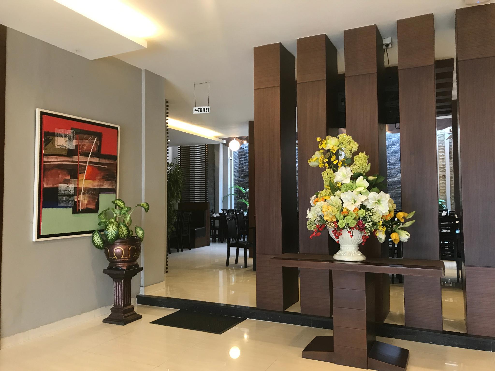 Grand Mega Hotel 16/26