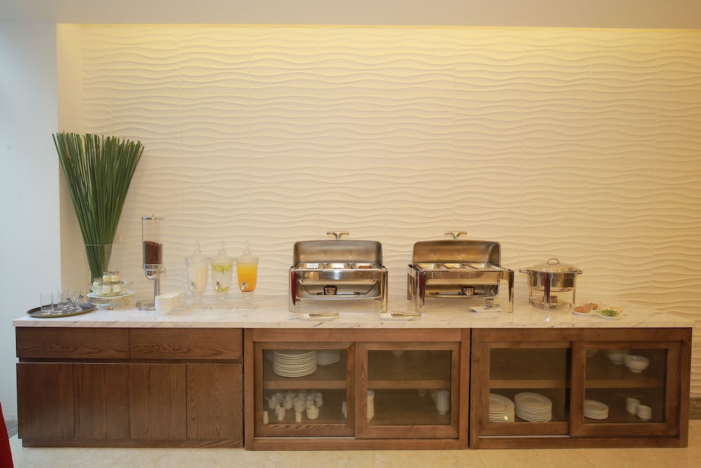 Inearth Hotel Hanoi (Ex. Poonsa Hanoi Hotel) 5/66