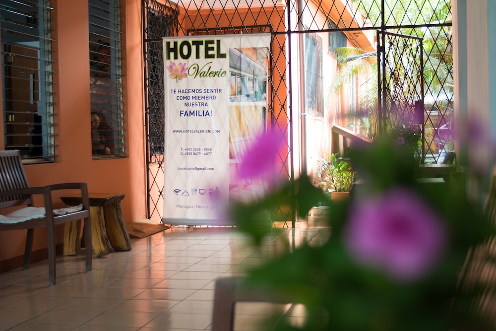 Hotel Valerie 36/46