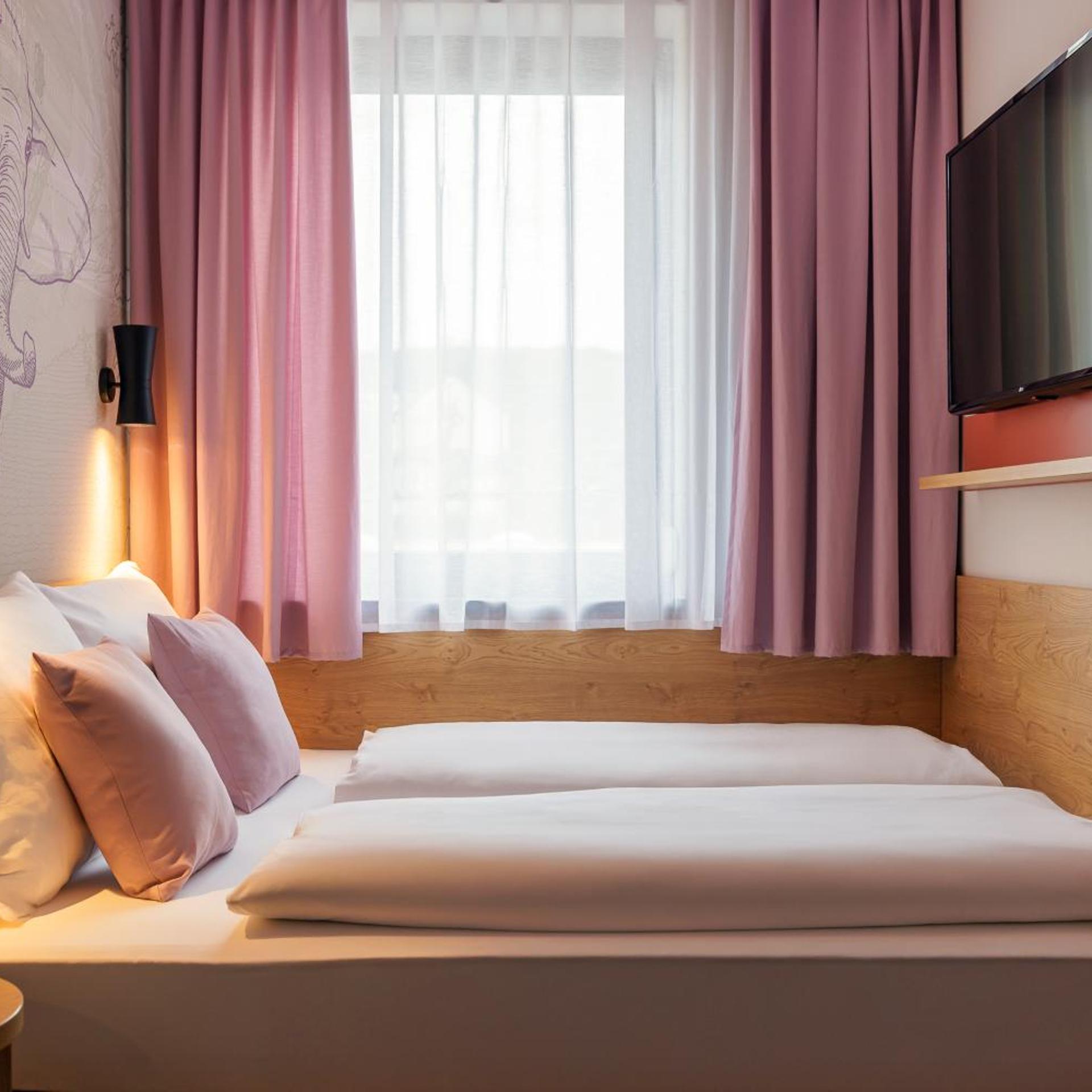 McDreams Hotel Wuppertal City 10/27