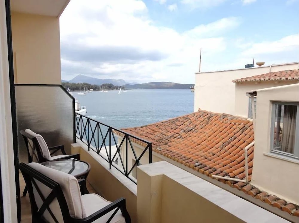 Hotel Manessi 3/62