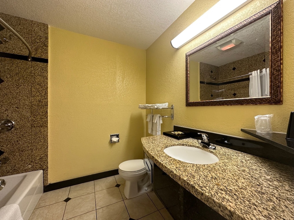 Western Village Inn 26/28