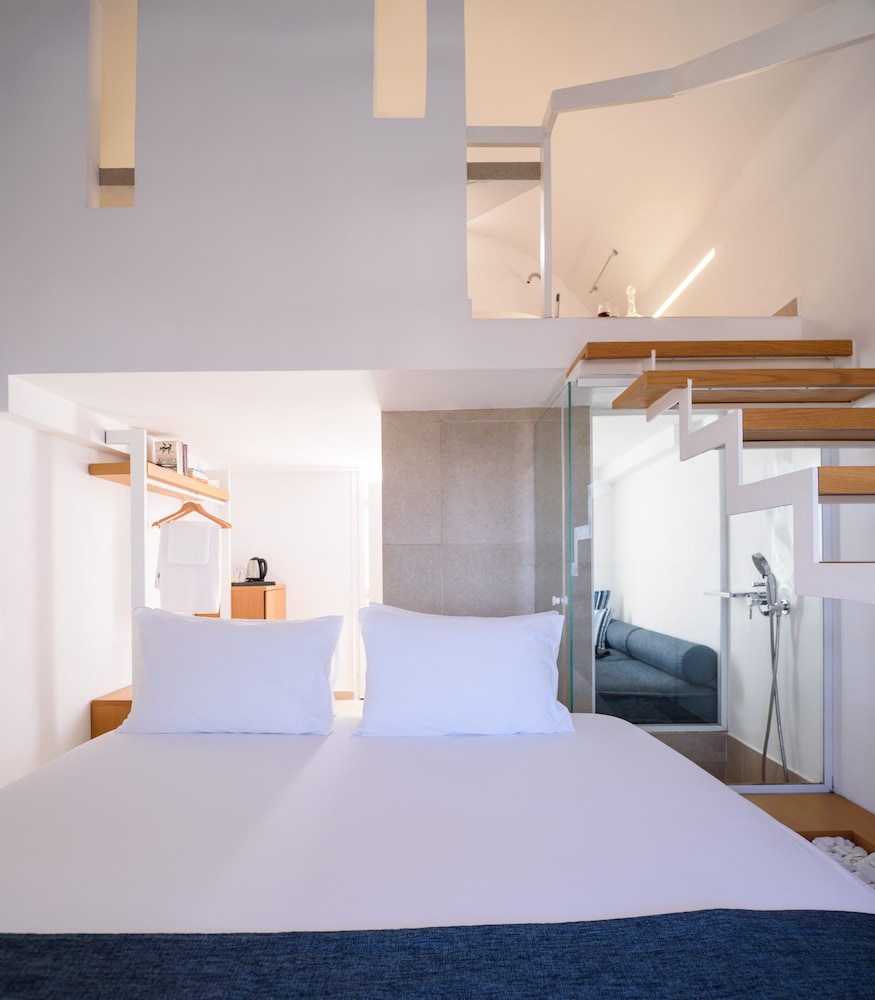 Muses Cycladic Suites 33/80
