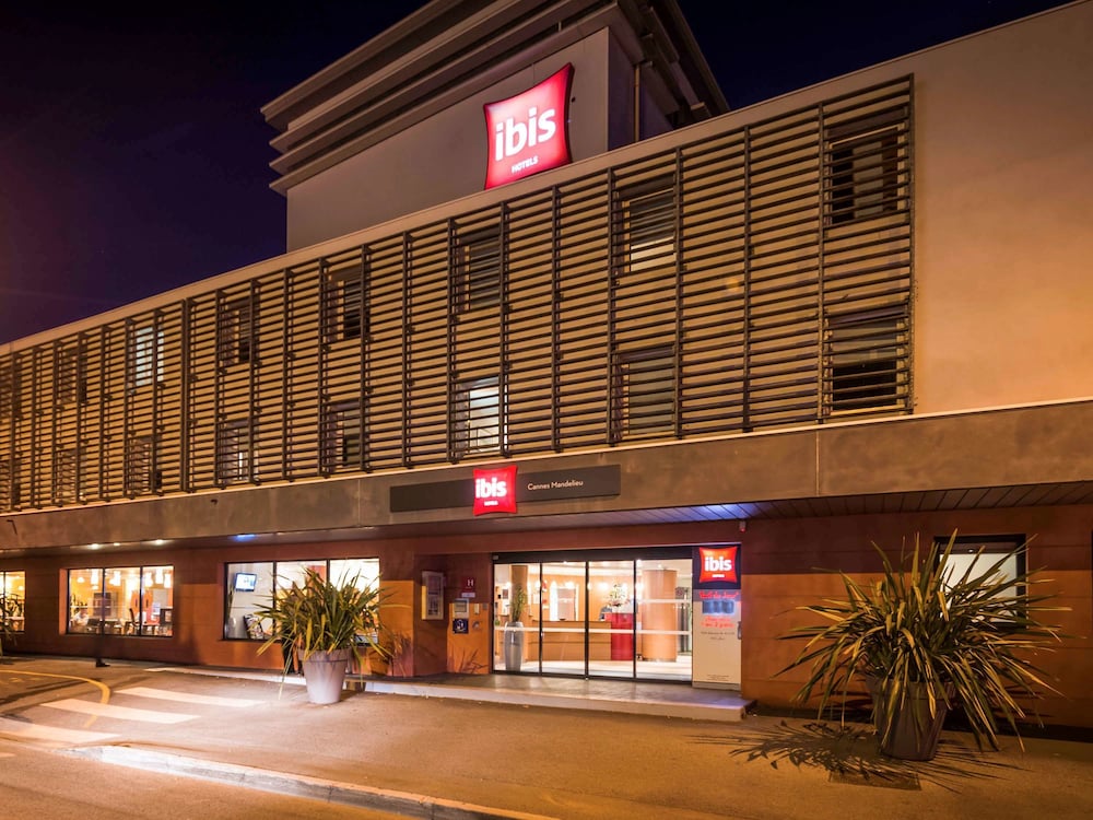 ibis Cannes Mandelieu 7/76