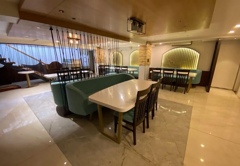 Hotel Gyan Garh Udaipur 36/49
