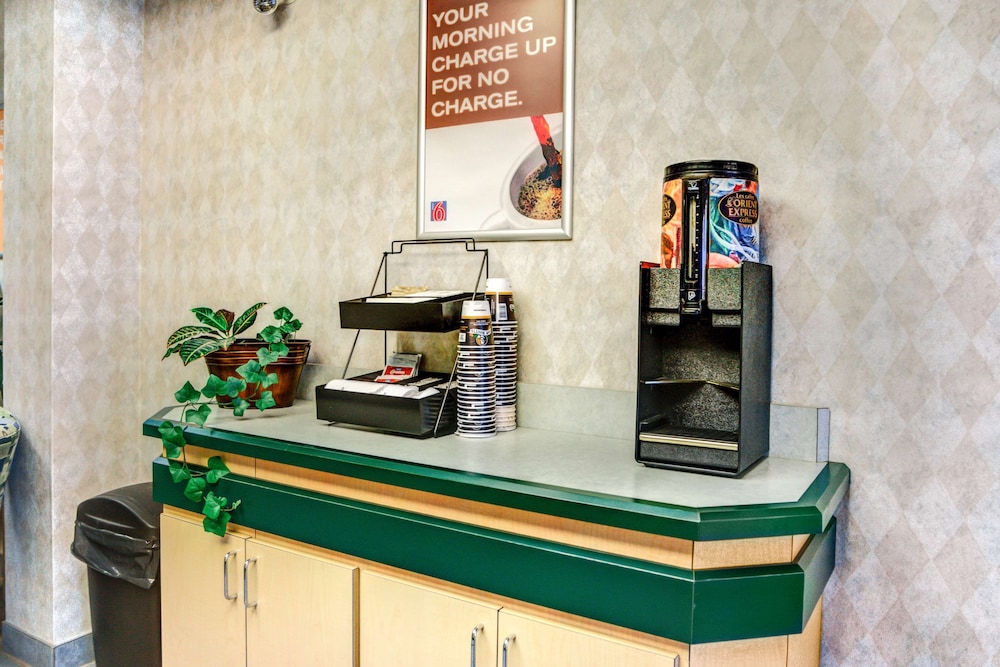 Days Inn by Wyndham Stony Plain 40/44