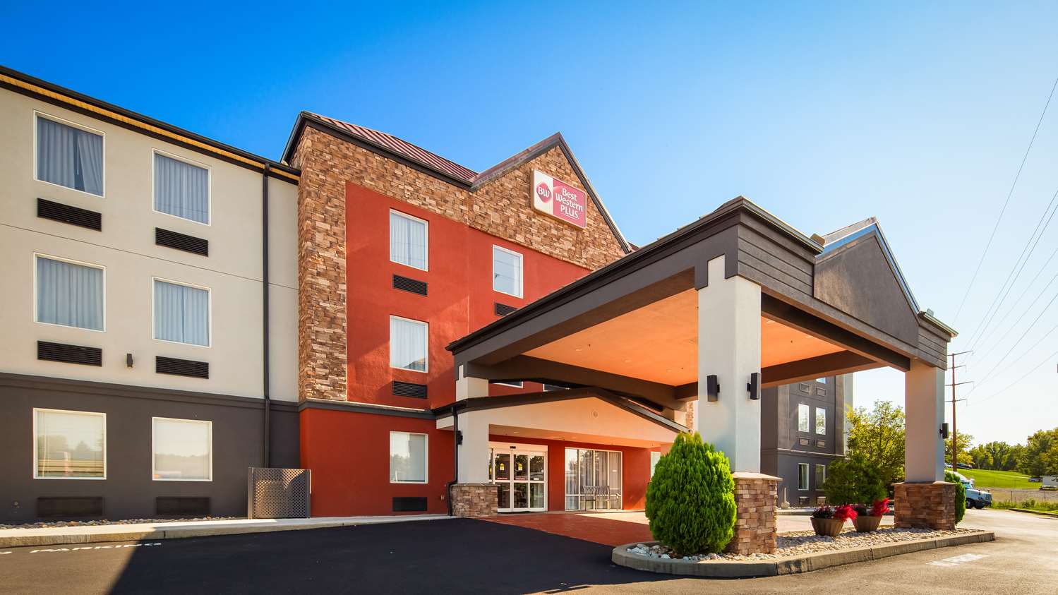 Best Western Plus New Cumberland Inn & Suites 35/35