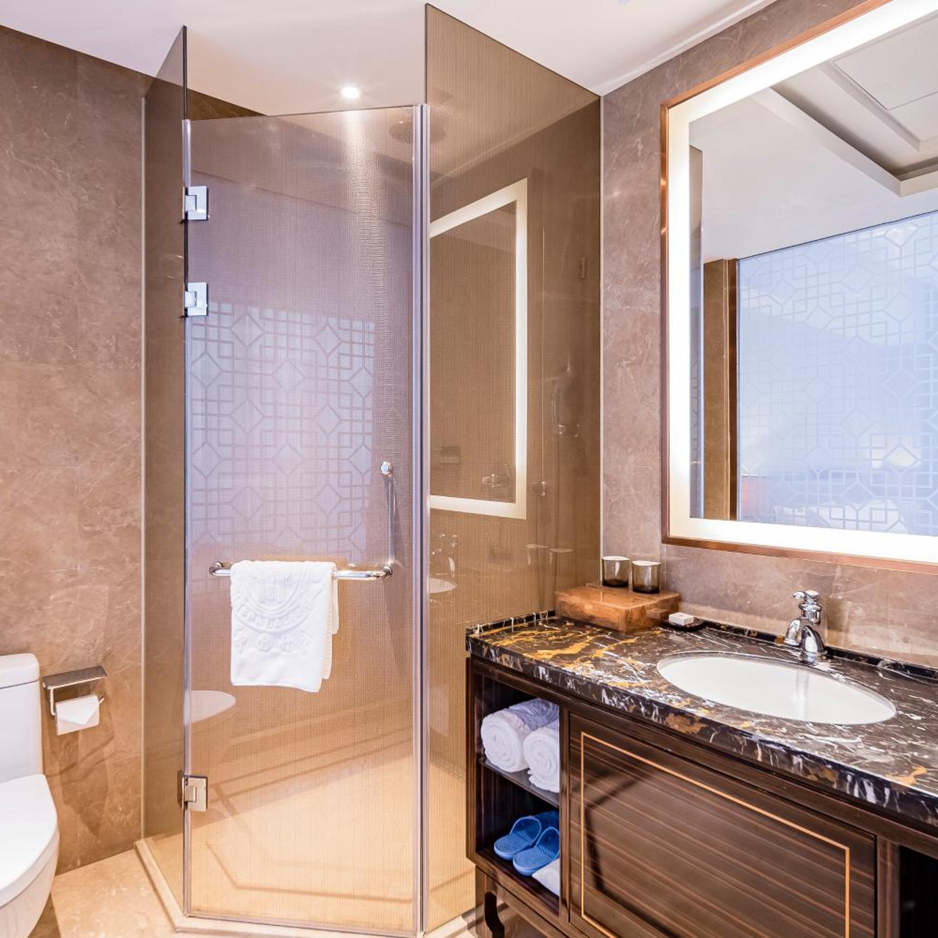Beijing Palace International Hotel 44/45
