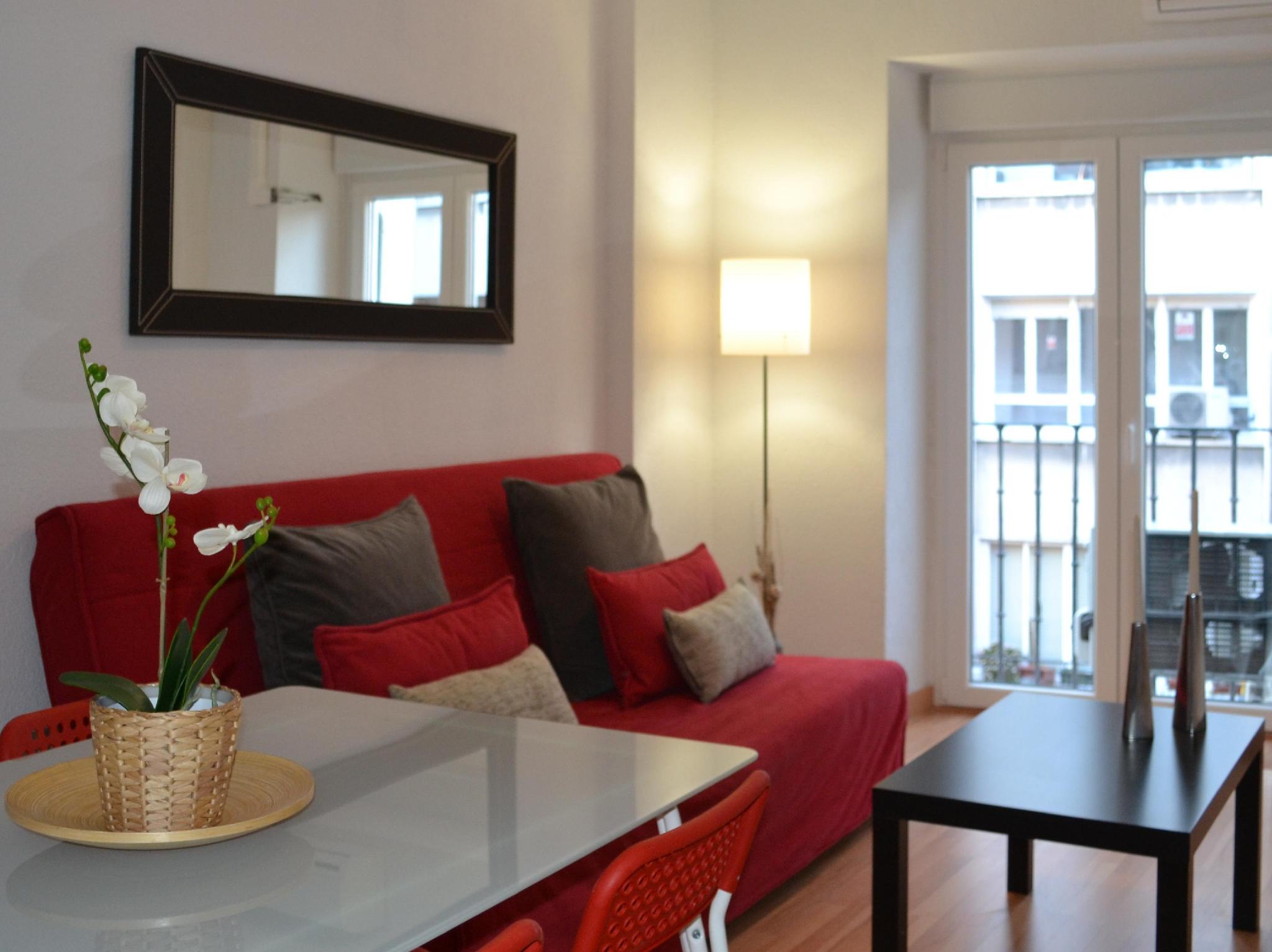 Apartamentos Fuencarral 50 77/100