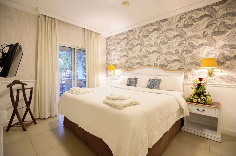 PREMIUM, SUITE, KING BED