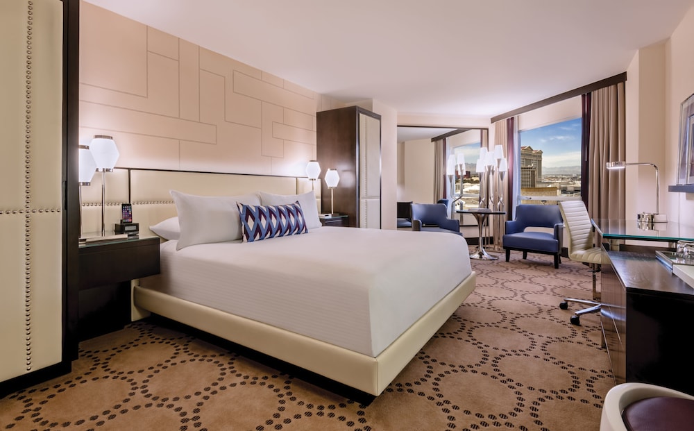 TOWER, VALLEY, DELUXE, KING BED, POOL VIEW