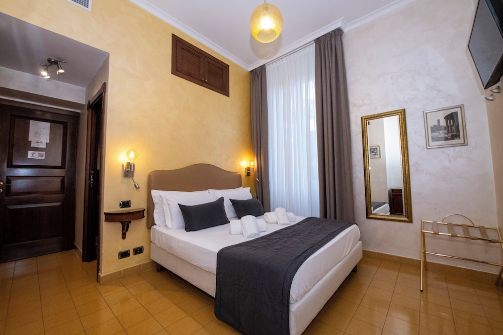 CLUB, DOUBLE BED