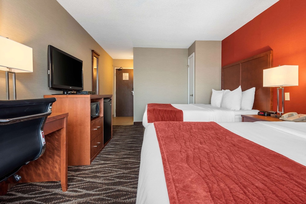 Spark by Hilton Oshawa 19/43
