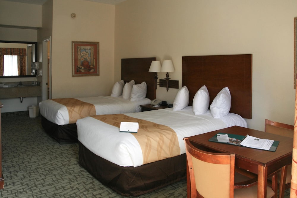 Quality Inn Weeki Wachee - Spring Hill 20/52