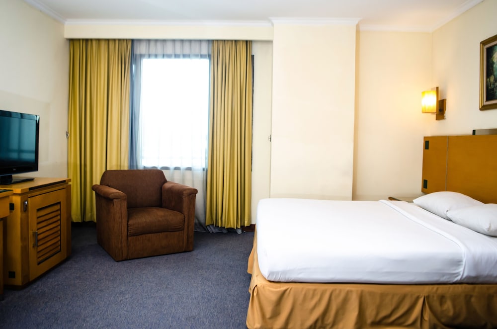 Mega Anggrek Hotel and Convention 27/57
