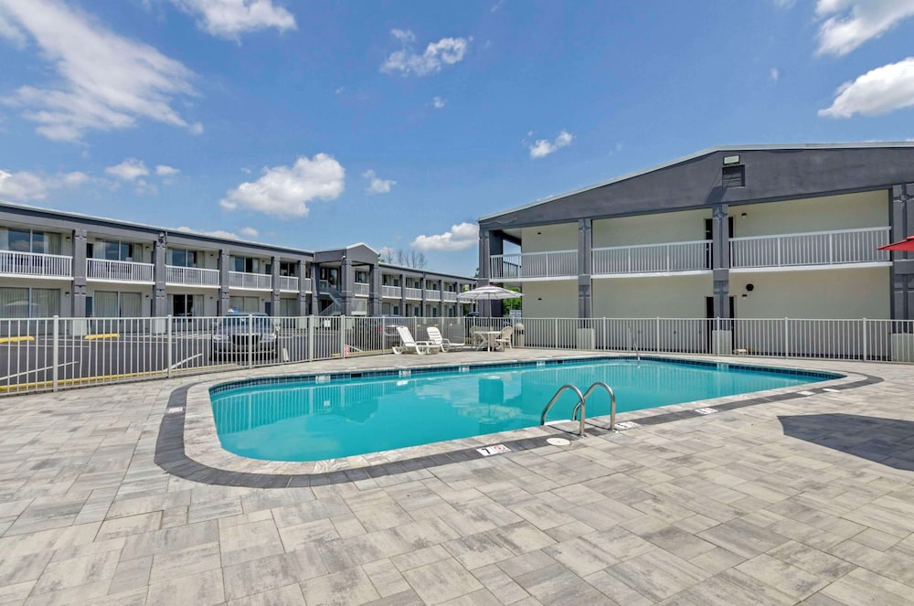 Suburban Studios Verona - Staunton North 53/60