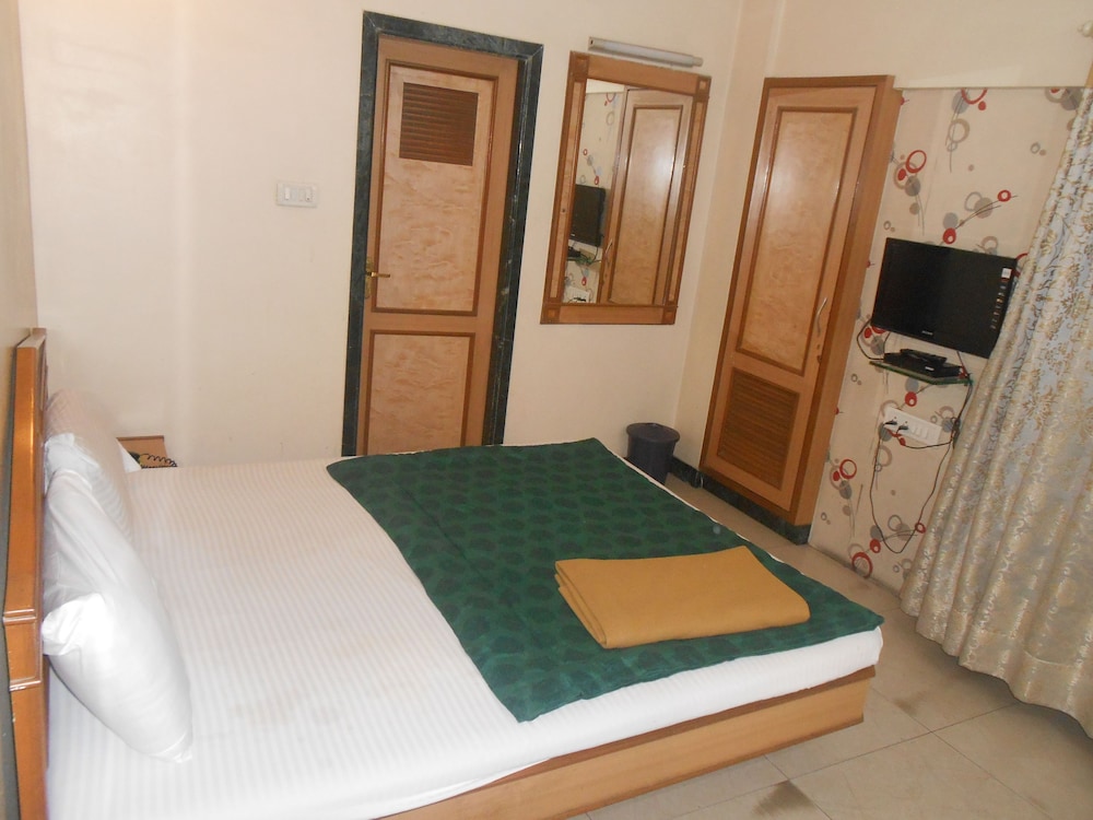 Hotel Pooja International 14/38
