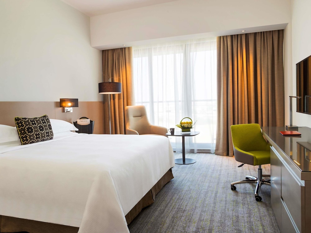 Novotel Muscat Airport 20/75