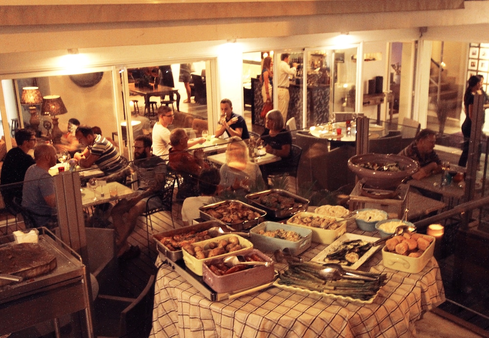 Hotel Feliz 50/65