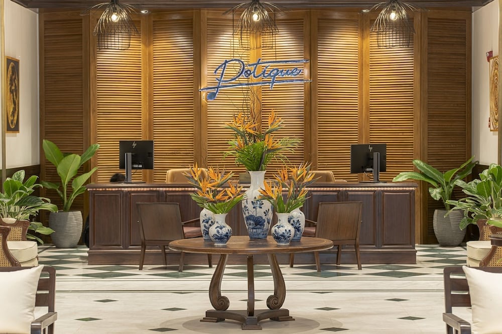 Potique Hotel 6/48