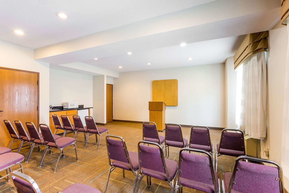 Sleep Inn and Suites Kingsport TriCities Airport 36/50