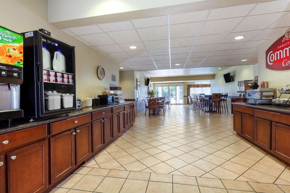 Microtel Inn & Suites by Wyndham Gulf Shores 8/64