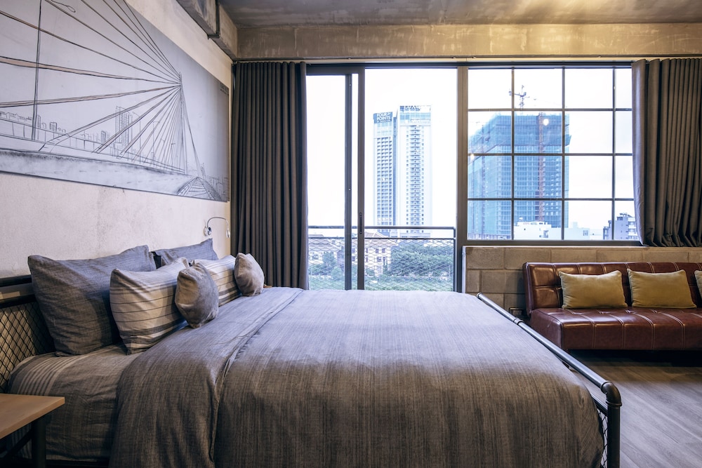 Bridges Danang Boutique Hotel 37/57
