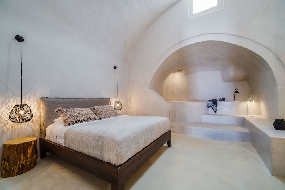 Pyrgos 1870 A Restored Winery 13/46