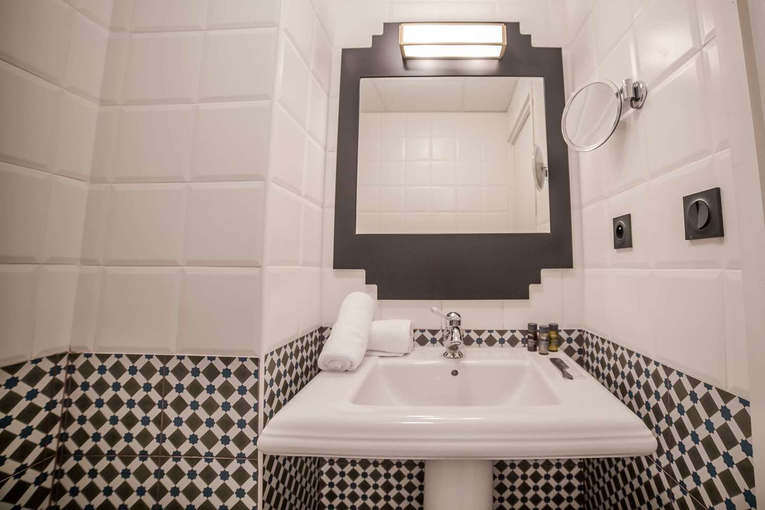 غرفة بسرير كوين، Best Western Hotel Journel Antibes- Juan les Pins 4/5