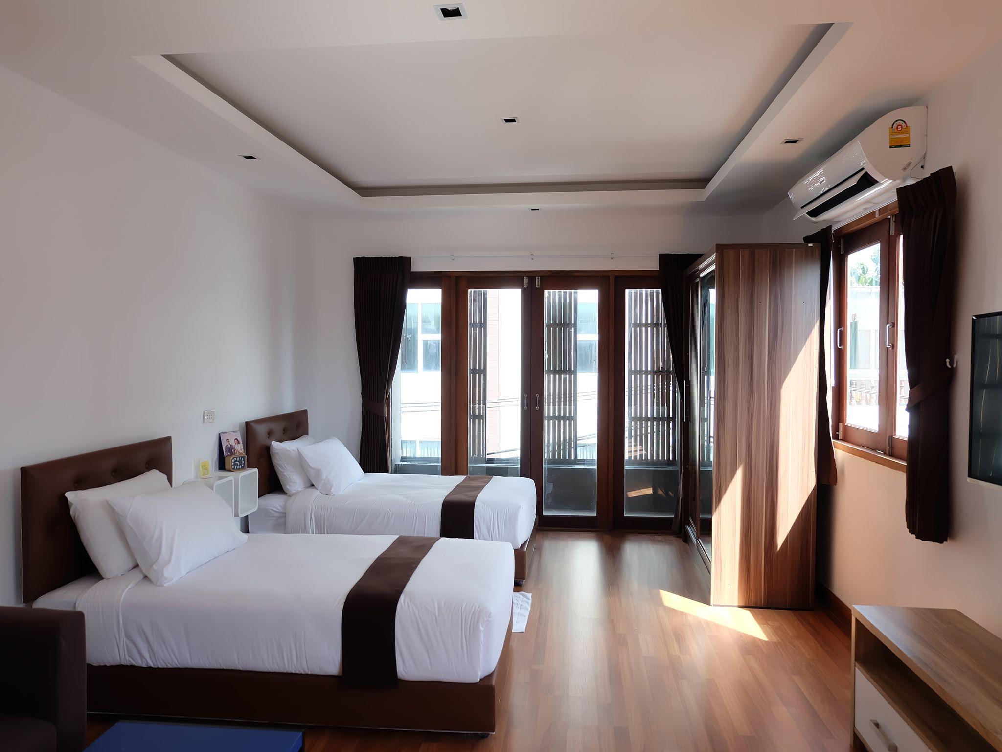 Suite, Twin Beds