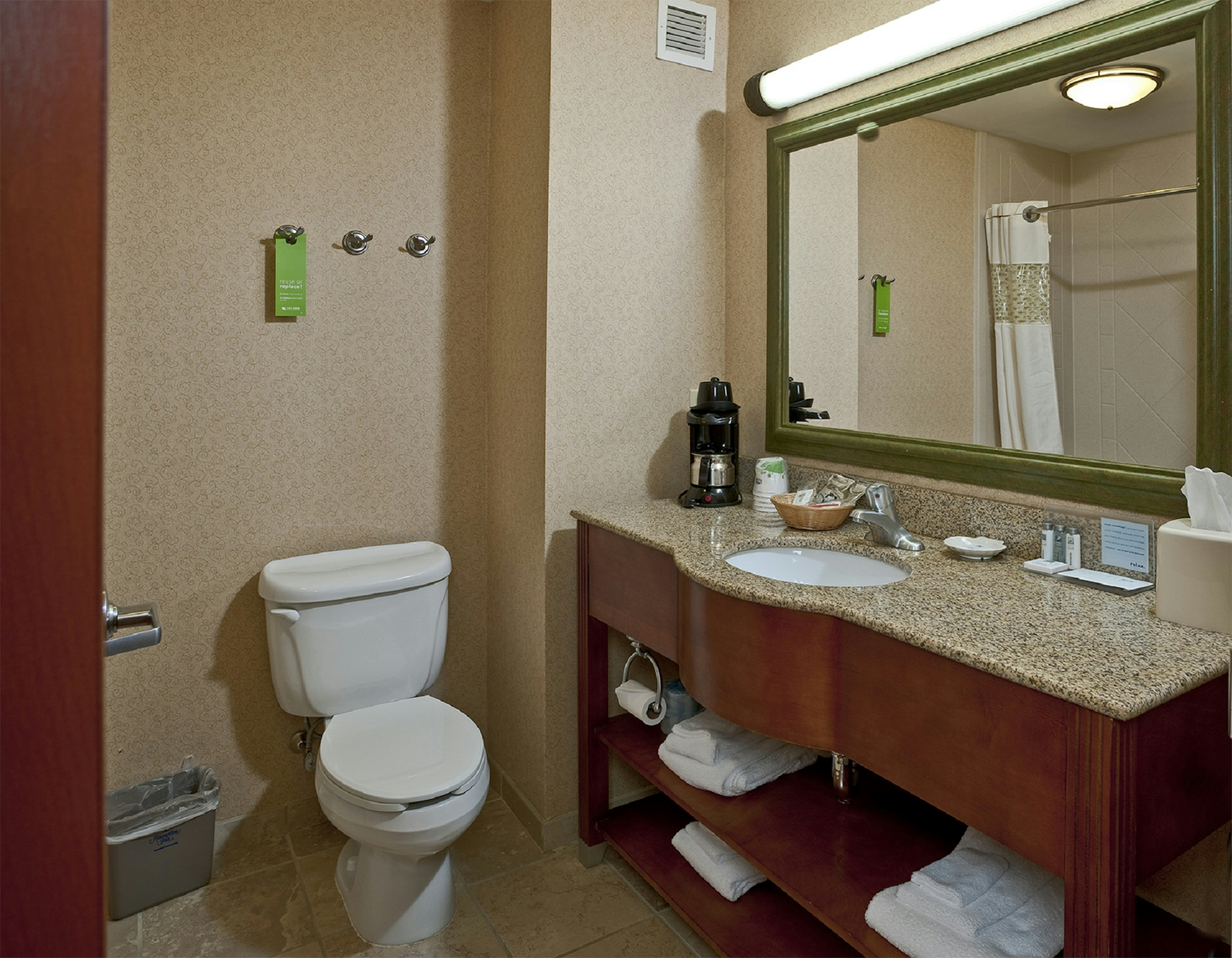 Hampton Inn & Suites Rockland 79/81