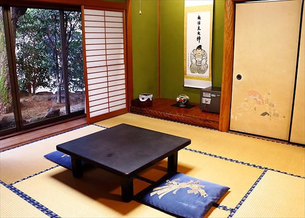 Karasawa Inn 50/63