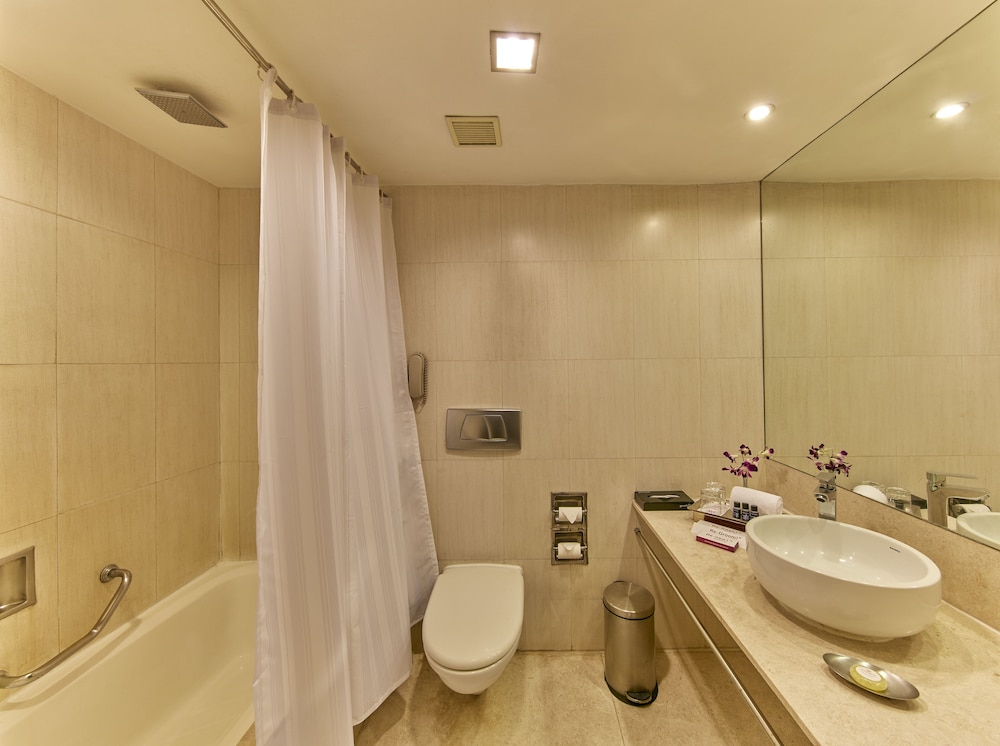 Executive Suite with Bathtub 1 Double Bed  Non Refundable