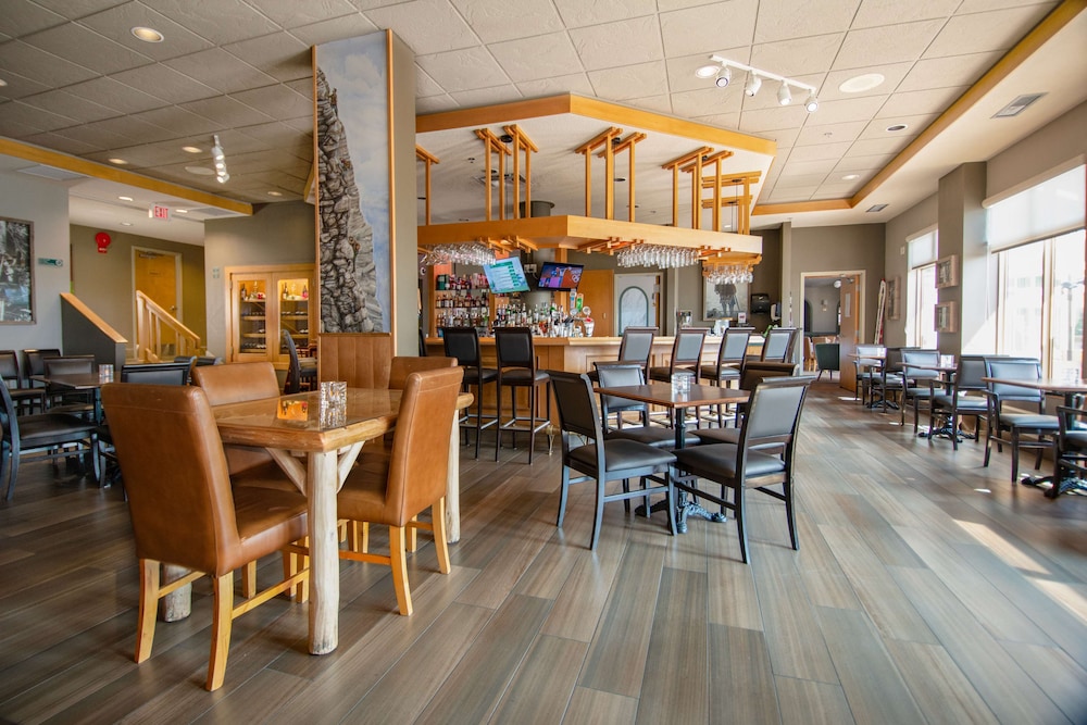 Coast Hillcrest Hotel 38/49