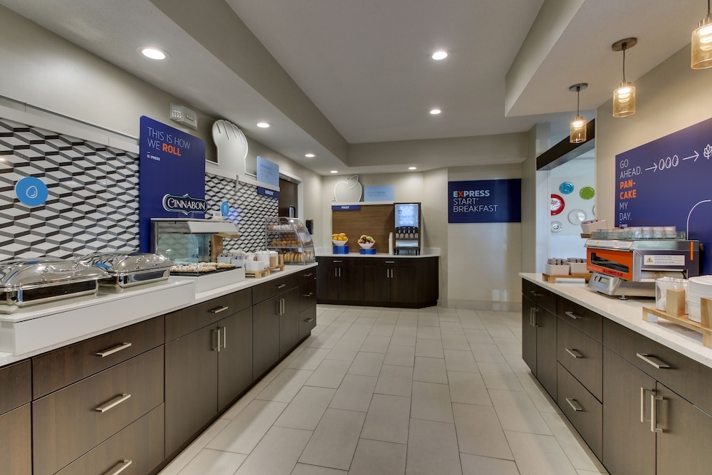 Holiday Inn Express Fishkill-Mid Hudson Valley 13/71