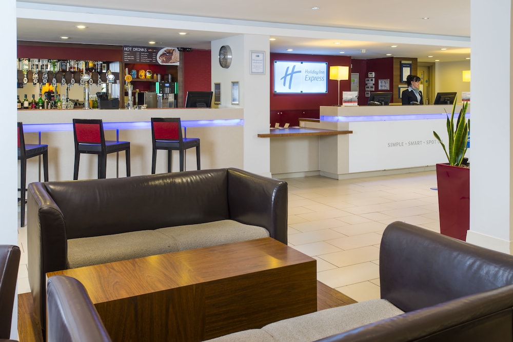 Holiday Inn Express Northampton - South, an IHG Hotel 5/64