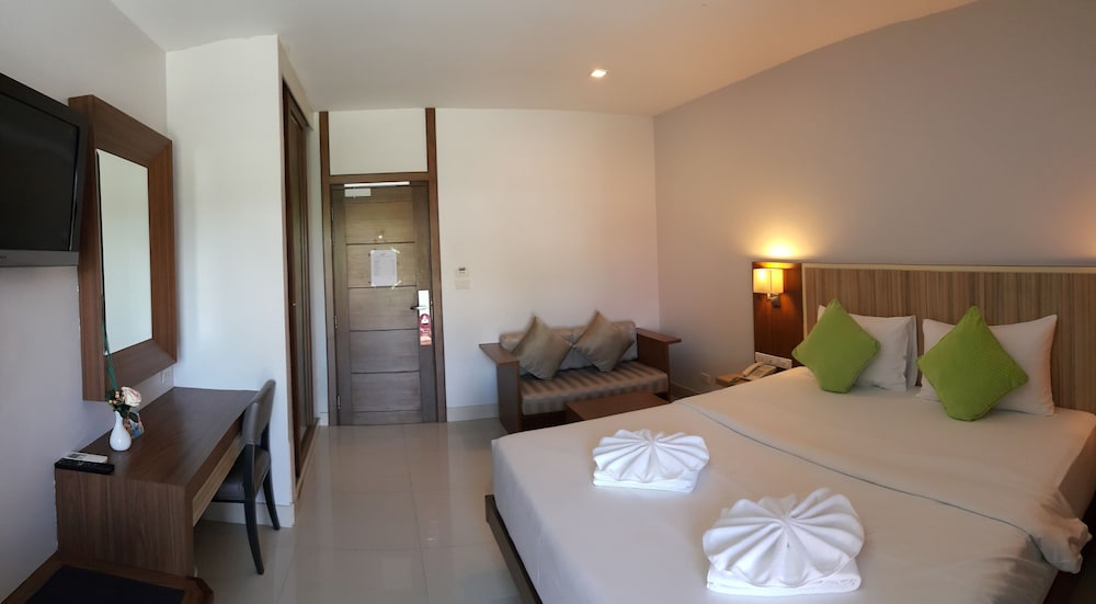 April Suites 15/64
