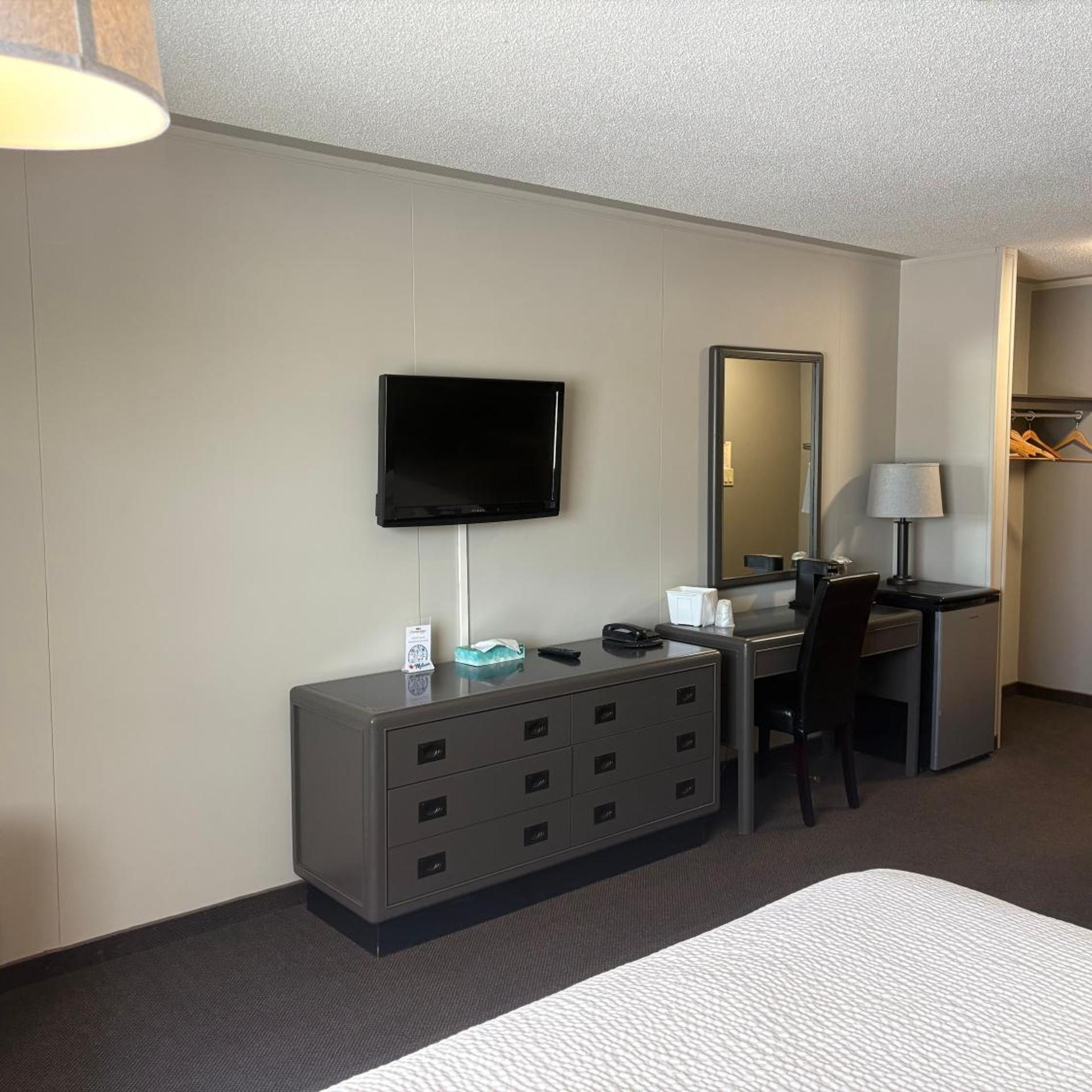 Companion Hotel Motel 27/33
