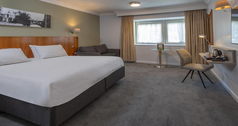 SUPERIOR, KING BED